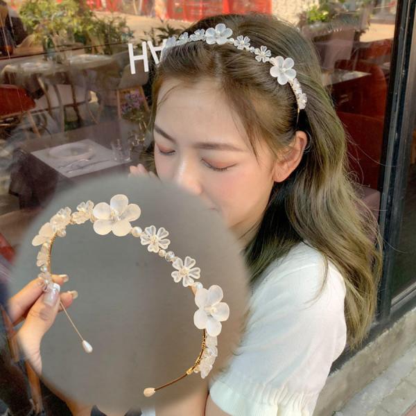 カチューシャ 花 パール ホワイトフラワー ビジュー 大人 ビーズ