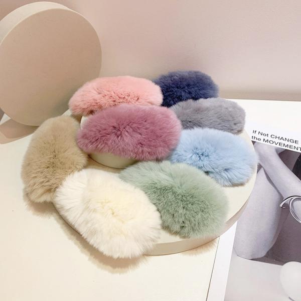 ヘアピン　ファー　 もこもこ　パッチン留め　小さめ　黒　ヘアアクセサリー　髪留め　ヘアアレンジ　前髪　可愛い おしゃれ　秋冬　レディース　ギフト