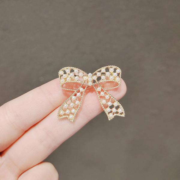 ブローチ 華やか リボンモチーフ りぼん 可愛い おしゃれ フォーマル 小さめ アクセサリー 成人式   acc00053
