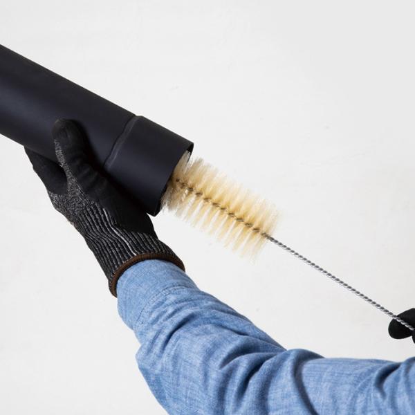 Ozpig（オージーピッグ）＆KABUTO（カブト）用の煙突内掃除用ブラシです。＜商品概要＞Fireside ファイヤーサイド アウトドアストーブ メンテナンス オプション「Ozpig オージーピッグ クリーニングブラシ」日頃のお手入れに煙...