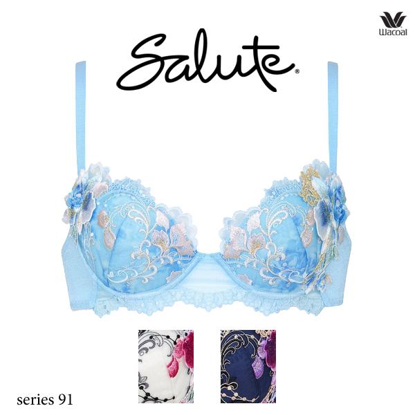 サルート[Salute] 3/4カップブラ主人公が音楽家として成長していく愛と青春のラブ・コメディから発想したグループ。五線譜をイメージしたレースと、プリントをのせて奥行き感をだしたバラのアップリケが響き合い、軽やかな旋律が聞こえてきそう。...