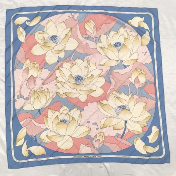 新品未使用　エルメス　スカーフ カレ90 FLEURS DE LOTUS エルメス / HERMES カレ90 FLEURS DE LOTUS/蓮の花 グリーン