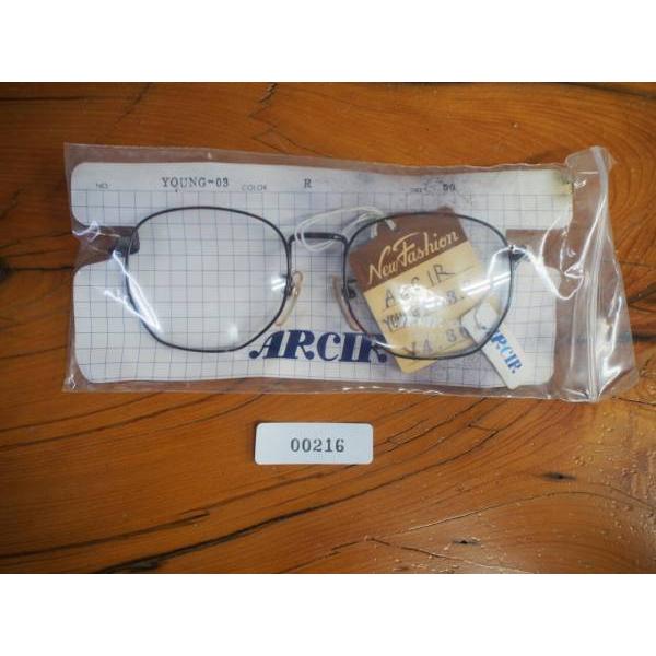 シルバー メタルフレーム オーバルレンズ眼鏡度数写真掲載あり シルバー メタルフレーム オーバルレンズ眼鏡度数写真掲載あり