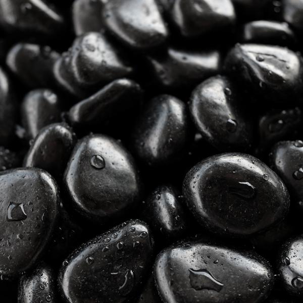 品名: 黒光石サイズ: 8分 (22~30mm)種類・材質: 玄武岩建築資材の用途: 床材｜ガーデニング｜庭｜庭石｜敷き砂利原産国/製造国: 中国