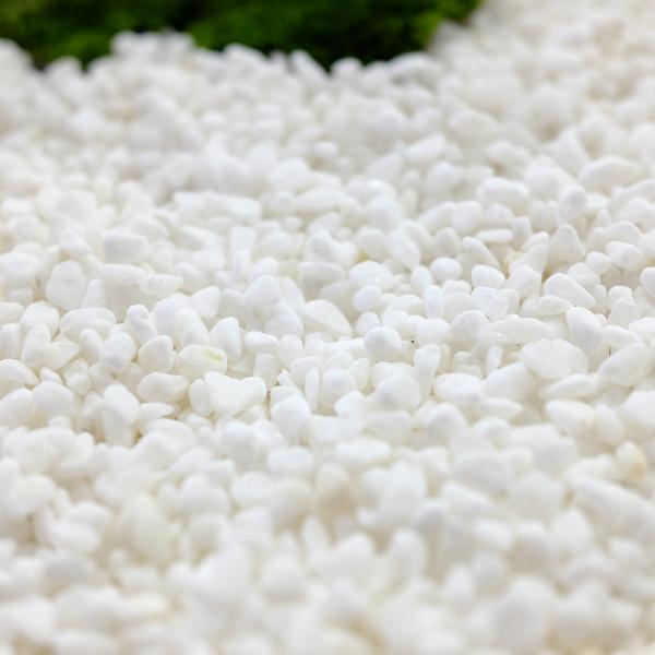 品名: 白仙華サイズ: 7厘 (2~4mm)種類・材質: 大理石建築資材の用途: 床材｜ガーデニング｜庭｜庭石｜敷き砂利原産国/製造国: 中国