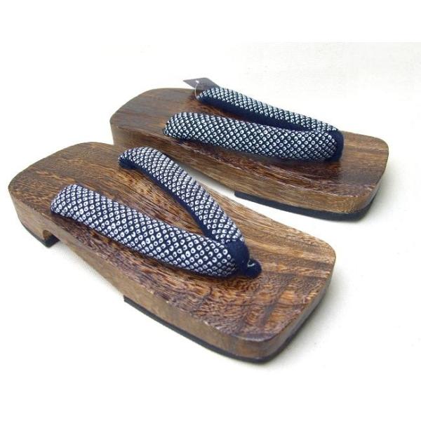 お届方法1ヤマト運輸宅急便2佐川急便宅配便3小さいもの便可※3は規格サイズがあります型崩れ等に対する保証はありません プレゼント包装対応外です======夏に便利な普段使い草履です絵柄/しぼり柄(プリント) サイズの目安M 25-25.5c...