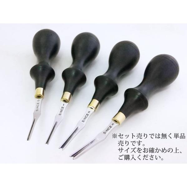 力を入れずに滑るような抜群の切れ味で、 刃先が革にフィットして安定した角度でへり落としができます。 切れ味が鈍くなった時は、 青棒で研いでお手入れをしてください。サイズ：No.0 0.7mm全長：144mm金属材質：DC53 金型鋼　H62...