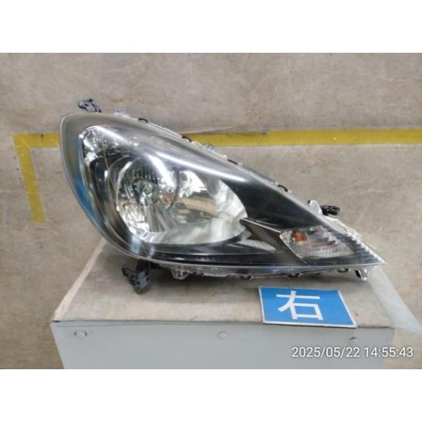 フィット 【KBT】フィット DBA-GE8 右ヘッドランプ ライト 33101-TF0