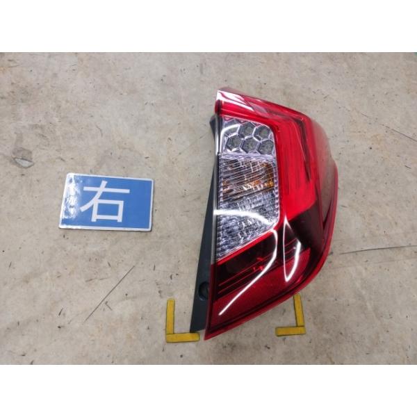 フィット 【KBT】フィット DAA-GP5 右テールランプ 33500-T5A-J32