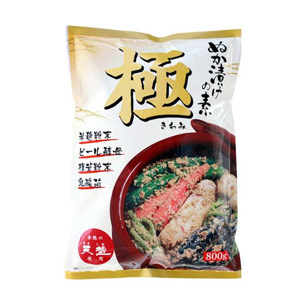 水を加えるだけでぬか床が完成します。「赤穂の天塩、ビール酵母、米麹粉末、国産椎茸粉末を北海道産昆布」を使用しています。