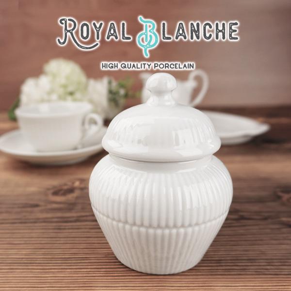 真っ白で美しい白磁、シンプルながらもどこかアンティークな雰囲気で、高級感漂う『Royal Blanche ―ロイヤル・ブランシェ―』シリーズ。 毎日のティータイムにはもちろん、大切なお客様のおもてなしアイテムにも最適です。しのぎの模様が美し...