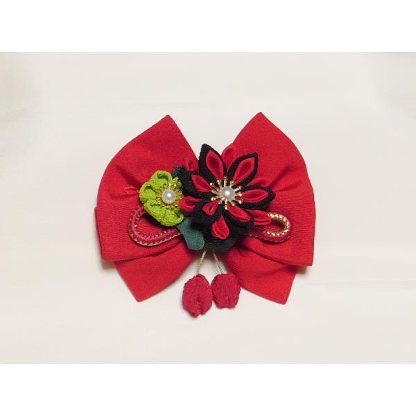 【商品お届けについて】　こちらの商品は、クリックポスト発送です。　引き渡しがポスト投函のため、お届けまでの日数は発送日から2日前後です。　またまた当店で販売している髪飾りは全て手作り品です。注文後に製作するため、発送は注文日の翌日以降になり...