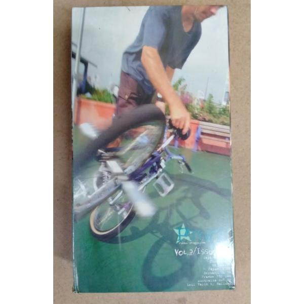 プロップスのVHSビデオです。新品ですが見れない可能性あります。パッケージ破れの有る物も有りますのでNOSにご理解の有る方のご購入お願い致します。96年秋号です。