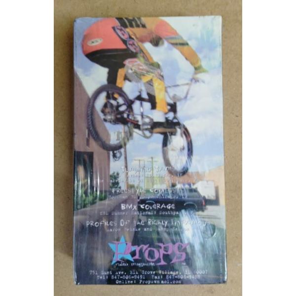プロップスのVHSビデオです。新品ですが見れない可能性あります。パッケージ破れの有る物も有りますのでNOSにご理解の有る方のご購入お願い致します。96年夏号です。