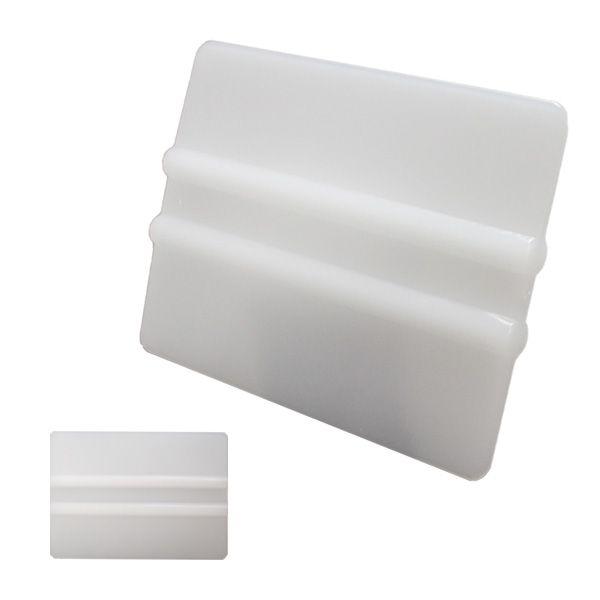 プラスチック製の手軽なスキージーです。ダイノックシートのエア抜き、圧着、シワ伸ばしに!サイズ:約102×73　先端幅:約1mm ■送料■送料別（小サイズ）離島は別途送料が必要です。 ご注文確認後メールにて送料をご連絡いたします。■返品・交換...