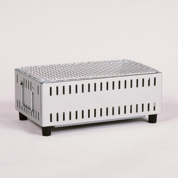 薄型ボディのコンパクト仕様。卓上に置いて使用しても焼き面の高さが低い為、焼きやすくなっています。断熱構造+遮熱板により熱を通しにくいため、テーブルの上でも使えます。本体がコンパクトで製品重量1.7kgと軽量化、収納や持ち運びがカンタン。夏の...