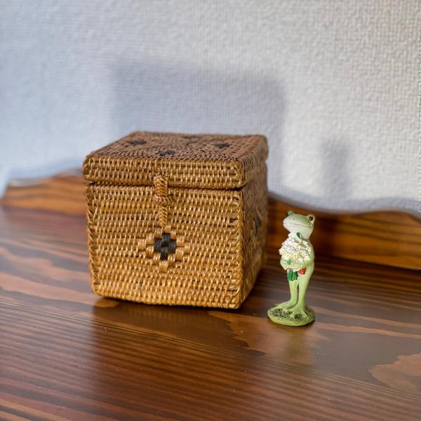 新品アタ製蓋つきバスケットハンドメイドバリ雑貨