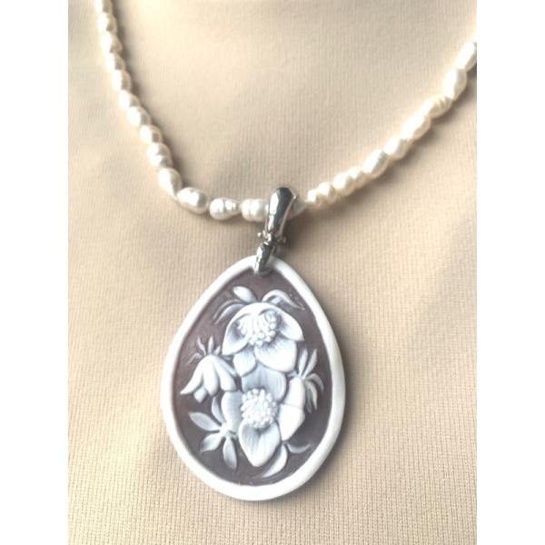 現品）カメオのネックレス クリスマスローズの Tear drop【寒芍薬