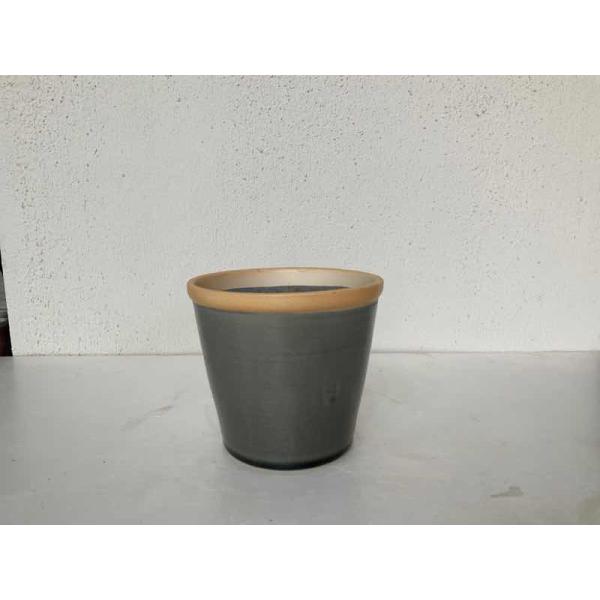 サイズ直径9センチ　高さ10センチ