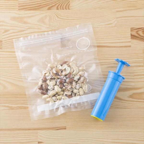 貝印 おいしさそのまま! 真空ポンプ +真空保存袋(Sサイズ1枚) プレゼント 実用的