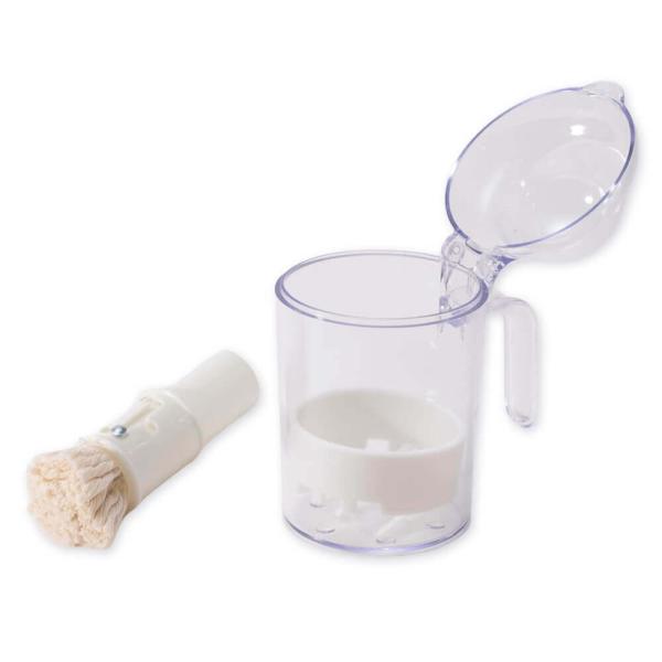 余分な脂をきる目皿付き、卓上使いや収納に便利な容器付きの油引きです。（日本製）容器はワンタッチ開閉フタで、持ち運び便利なハンドル付き。 ポイント利用 【 爆買 】