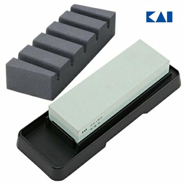 商品名：砥石セット 面直し 貝印 おすすめ 砥石メンテナンス 荒砥石 中仕上サイズ詳細 【コンビ砥石セット】本体サイズ:254×95×56mm、重量:735g【面直し用砥石】本体サイズ:179×59×32mm、重量:425gワンランク上の包...