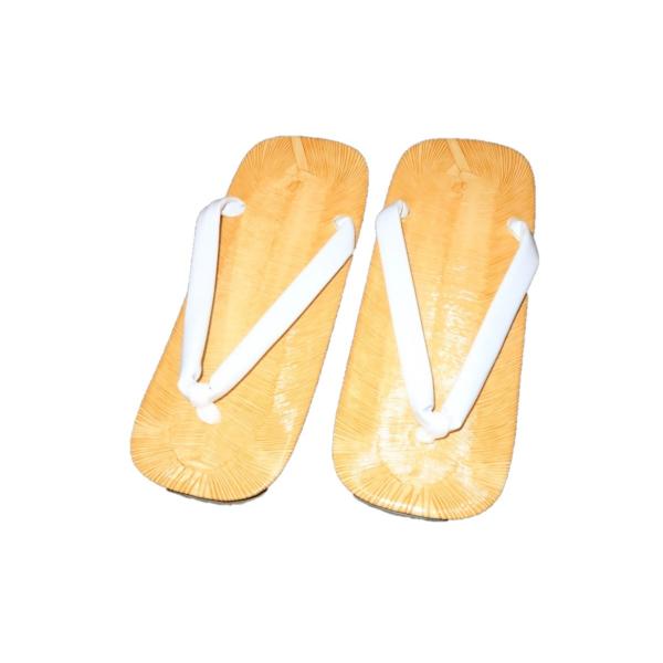 [Release date: May 18, 2020]黄千葉雨底からさらに軽量化したスポンジ底の雪駄です。★商品詳細★………………………………　■幅　9cm強 　■長さ 長さ２７cm (ＬＬサイズ)　※長さは面がカーブしているので直線を計...