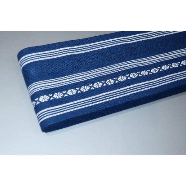 　こちらのお品は、若狭織献上の角帯です。　木綿１００％の帯地で、柄糸も木綿で織ることで、木綿らしい風合いがでている帯です。また、本袋で帯芯がなくてもしっかりとし、高級感が増しています。　産地織元にご協力頂き、伝統を継承した職人さんによる逸品...