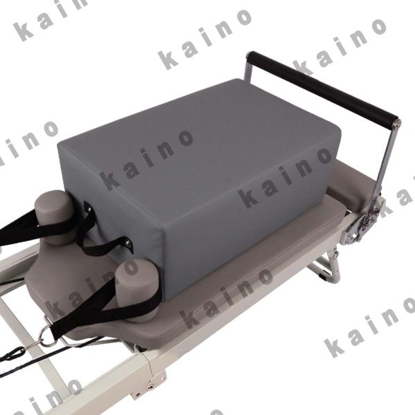 ?すべての改革者ピラティスマシンの一般的なサイズ：60x40x23.5cmは、ピラティススタジオ、ピラティスリフォーマーマシンホーム、折りたたみ式改革機などのすべてのピラティス改革機に適しています。?3つのハンドルのピラティスボックス：ピラ...