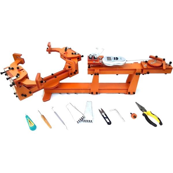 この小さな店のオーナーは、機械設計に数年間携わる傍ら、羽毛球の熱狂的な愛好者でもあります。現在のラケットは全て27ポンドに調整されています。かつてはスポーツ用品店でストリングを引っ張っていましたが、時折、ポンド数が足りないか、ストリングの品...