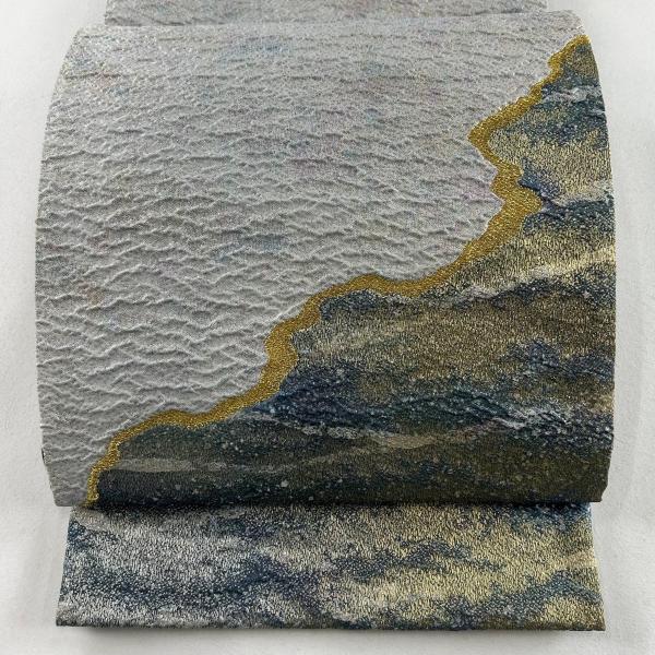 【超美品】袋帯　明綴れ織　鳳凰　金糸　お太鼓柄　グレー多色　柔らかめ 袋帯 美品 名品 霞 ふくれ織 金銀糸 青灰色 お太鼓柄 正絹 中古 在庫