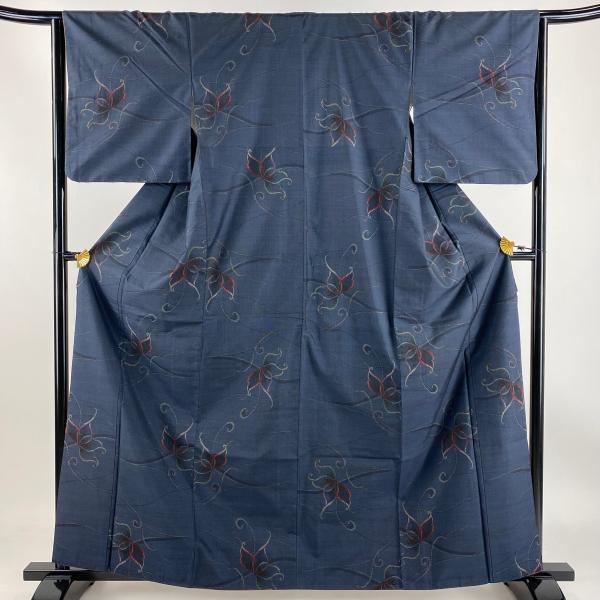 紬 身丈162.5cm 裄丈66.5cm 正絹 名品 【中古】 紬 身丈162.5cm 裄丈66cm M 袷 熨斗 草花 紺色 正絹 秀品｜