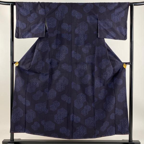 紬 身丈152.5cm 裄丈61.5cm S 袷 証紙あり 亀甲 鏡裏文 濃紺 正絹 美品