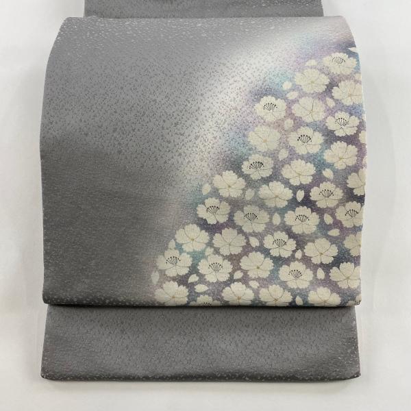 袋帯 逸品 菅有鬼一 落款あり 花 花びら 銀通し 金銀彩 灰色 お太鼓柄