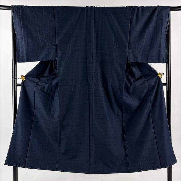 美品 男着物 身丈145cm 裄丈68cm M 袷 紬地 紺色 正絹 秀品 中古