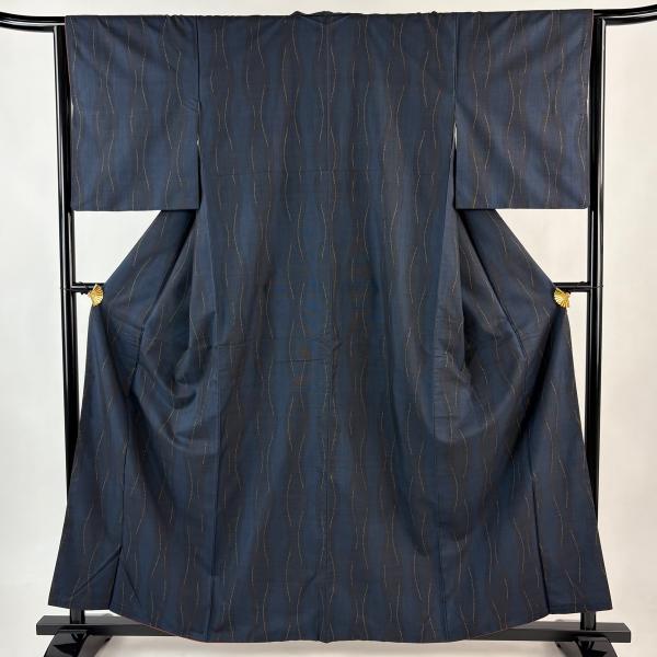 美品 紬 身丈159.5cm 裄丈63.5cm S 袷 立涌 濃紺 正絹 秀品 中古