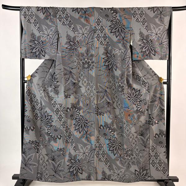 美品 江戸小紋寄せ柄 丈159.5 裄67.5 小紋 身丈159.5cm 裄丈66cm M 袷 落款あり 草花 亀甲 黒灰 正絹 名品