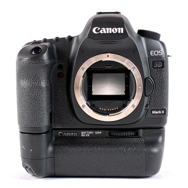 【メーカー名】Canon【製品名】EOS 5D Mark II ボディ【カメラ種類】デジタル 一眼レフカメラ【カメラ付属品】ボディキャップ、アイカップ【ブランド状態ランク】ランクB【コメント】【外観】スレやキズ、汚れや側面のラバーに欠損があ...