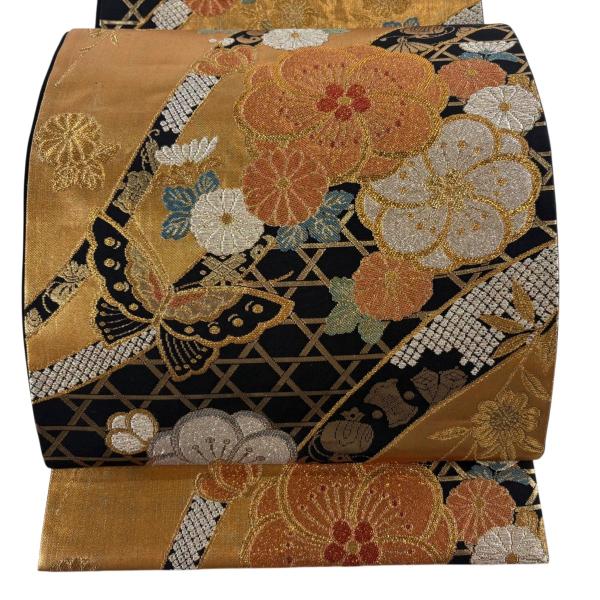 袋帯 蝶 金糸 正絹 六通 振袖などにも Q1075 美品 袋帯 秀品 振袖向き 蝶 梅 箔 金銀糸 金色 六通 正絹 中古 在庫