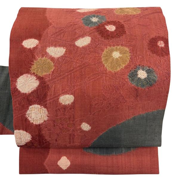 名古屋帯 秀品 紬地 菊 雲文 刺繍 絞り 茜色 正絹 中古