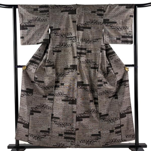 紬 身丈156cm 裄丈62.5cm S 袷 ヱ霞 有職文様 焦茶色 正絹 秀品 中古 在庫一掃