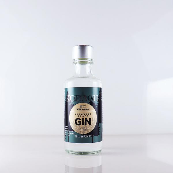 紀州杉と紀州檜が香る 和製クラフトジン和歌山県産素材（スギの葉、ヒノキの木、温州みかんの皮、レモンの皮、山椒の種）とジュニパーベリー（針葉樹の実）を組み合わせた和歌山県産クラフトジンです。初めにスギの香りが立ち上り、口に含むと少し遅れてヒノ...