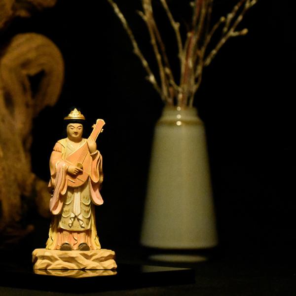木彫り仏像−小仏 【弁財天】（弁才天）立像 柘植 淡彩色 ※桐箱入れ