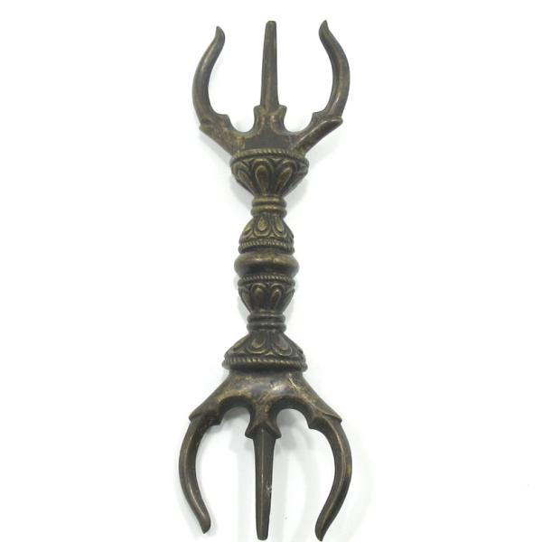 【修縁堂】寺院用仏具 鬼面三鈷杵 バジュラ希少vajra 密教法具古美術品 修縁堂】寺院用仏具 鬼面三鈷杵 バジュラ希少vajra 密教法具古