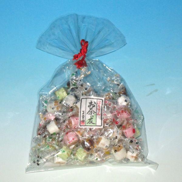 ぎょくろえんお茶の友は茶通のために商品化されたシリーズ商品で、全国茶専門店専売品です。□品　名：花小梅ほうてん□名　称：お茶の友(油菓子)□原材料：砂糖、小麦粉、水飴、植物油脂、加工黒糖、　イースト、食塩、抹茶、デキストリン、いちご、　ブド...