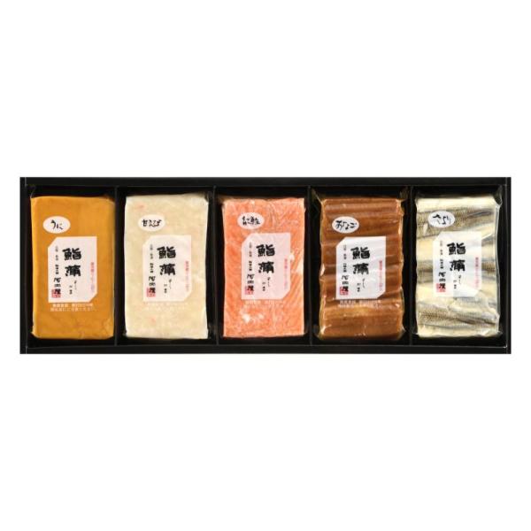 口福という言葉がふさわしい一品。全国に広まる鮨蒲の元祖として河内屋は上質な鮨ネタとすり身にこだわり続けます。