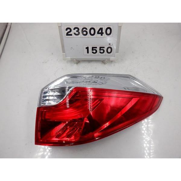 シャトル シャトルハイブリッド DAA-GP8 右テールランプ LED 33500-TD4