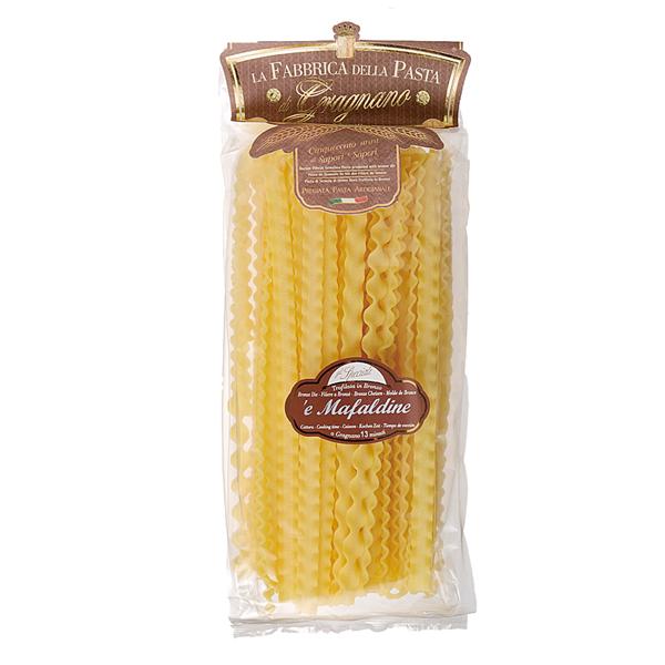 ラ　ファブリカ　デッラ　パスタ　マファルディーネ　５００ｇパスタ発祥の地、グラニャーノで生産されるパスタです。