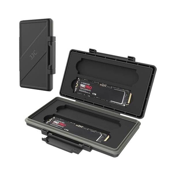 大容量：TPU製インナーにはコンパートメントがありますので、4枚SSDを収納できます。耐水防塵：厚手のABS樹脂と耐水的なシリコンリングシールを採用し、水気、埃などから安全にロックしてくれます。デザイン：簡単に開くことができます。便利：軽量...