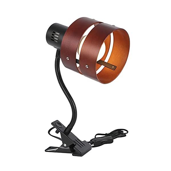 強力クリップ式 ：クリップ式なので店舗の補助照明や机周りなどにパチッと挟んで使用できます。 独特の陰を作ります ：木枠のシェードの上部、中部から、点灯するとうっすらですが漏れた灯りが壁に陰影をつくります。雰囲気がアップします。 照射角度自由...